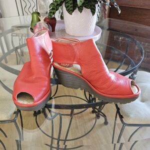 Fly London booty sandal size 7